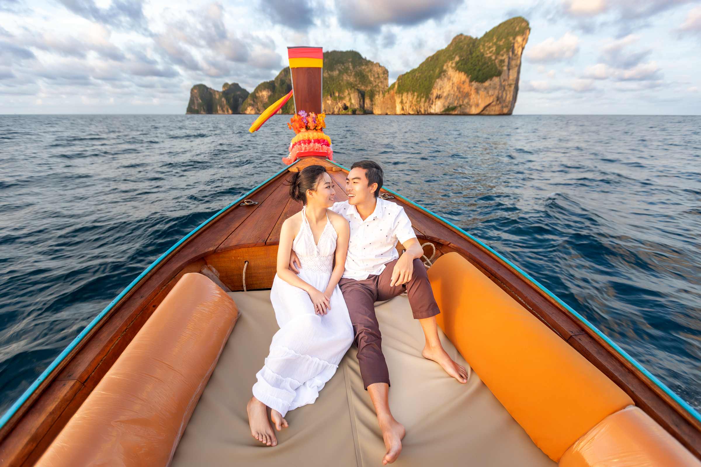 engagement photoshoot at Pileh lagoon Phi Phi island Krabi