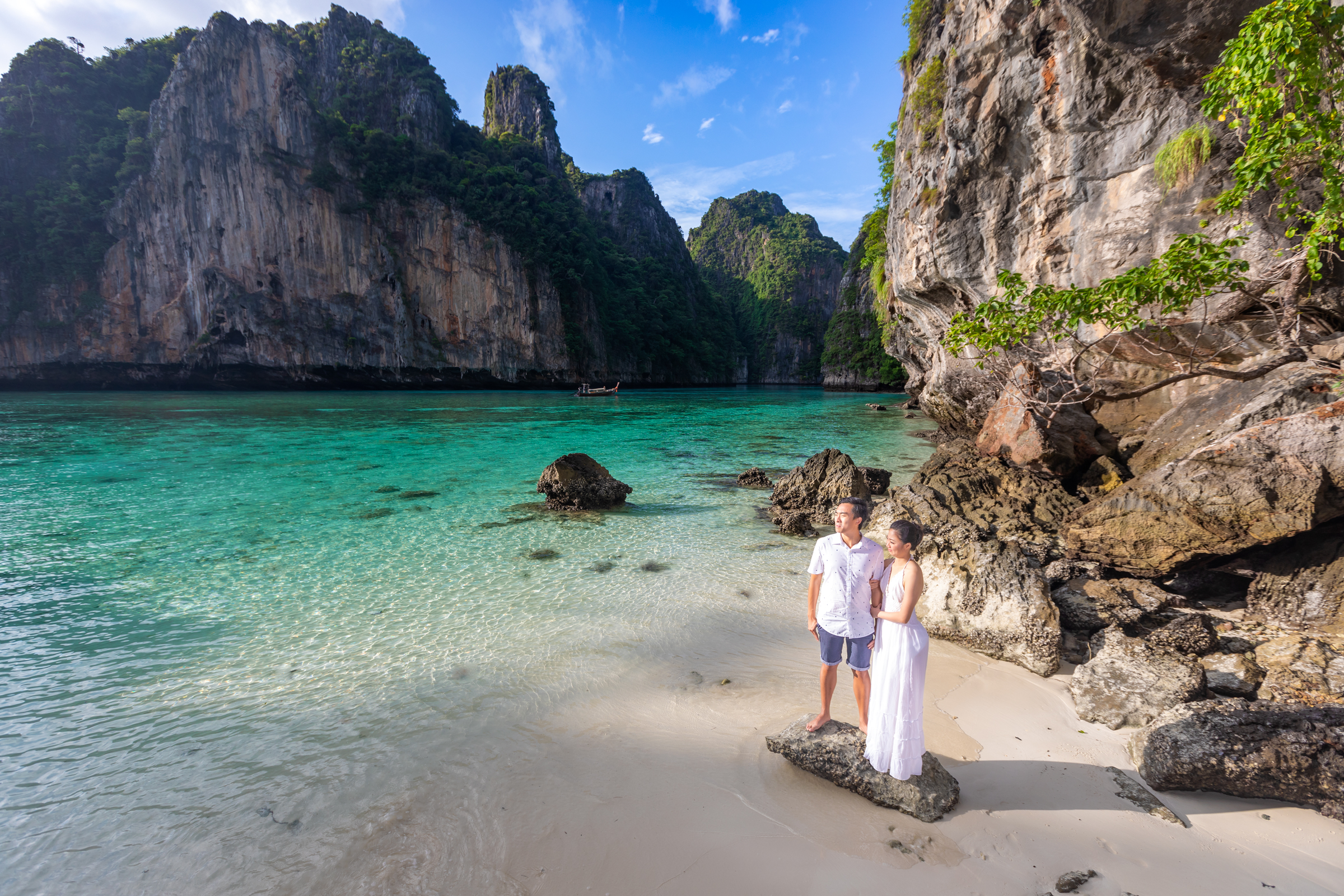 engagement photoshoot at Pileh lagoon Phi Phi island Krabi