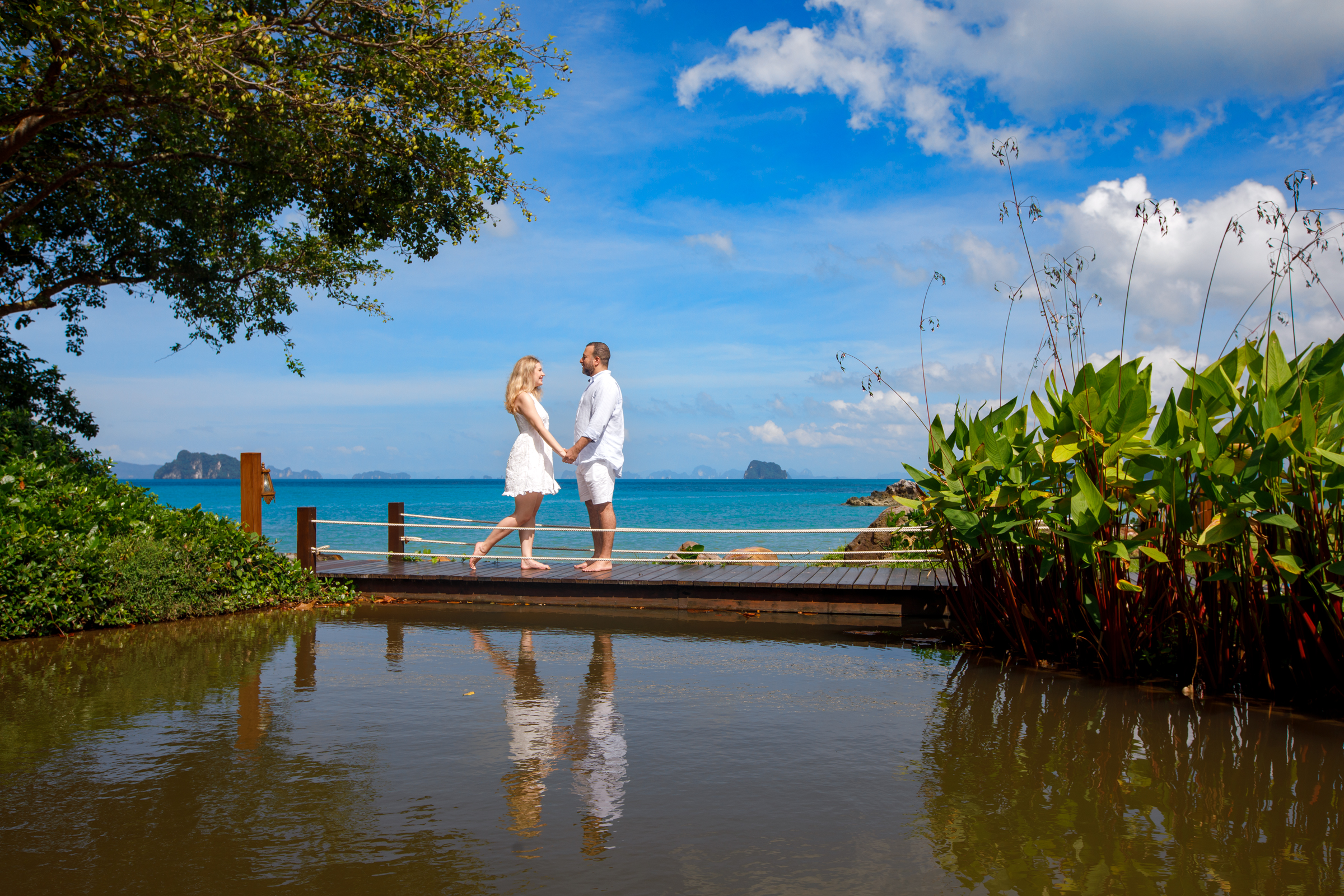 Honeymoon couple photoshoot at phulay bay krabi