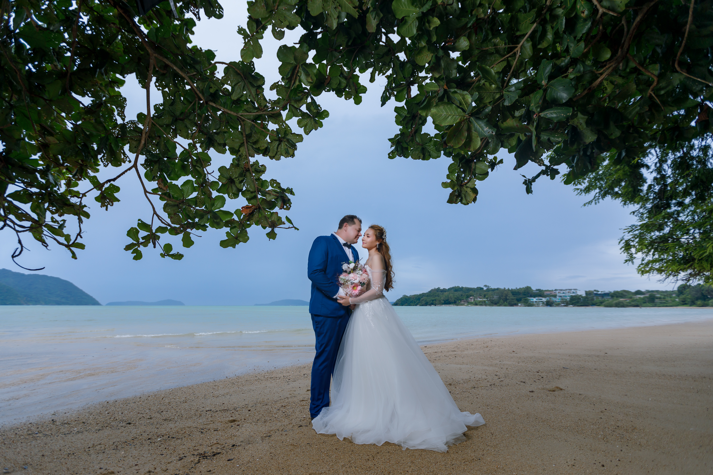 pre wedding photography at the vijitt resort phuket