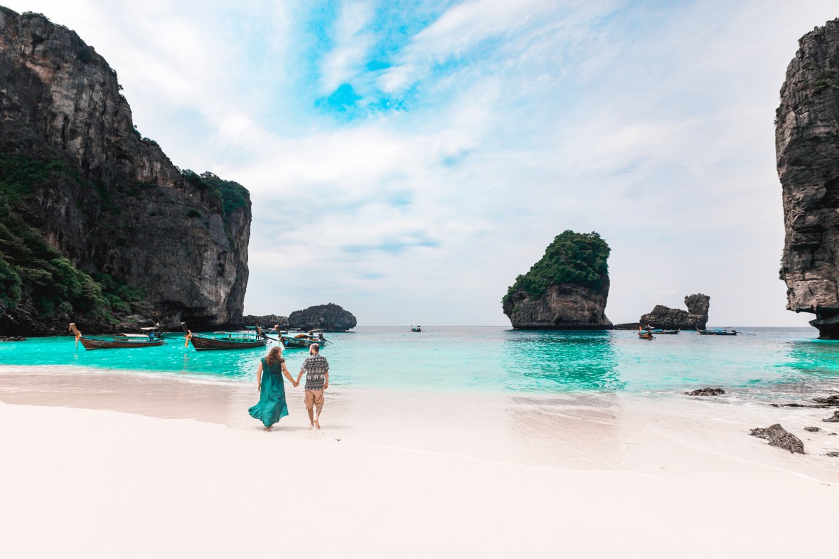 couple photography at nui bay phi phi island krabi
