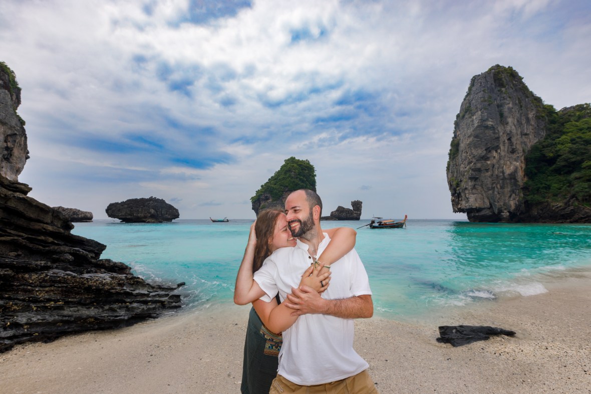 couple photography at nui bay phi phi island krabi