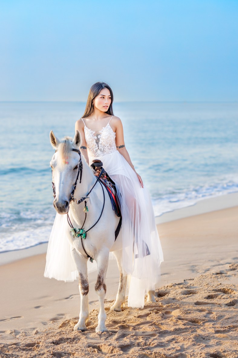 portrait photography with horse at cha-am beach huahin