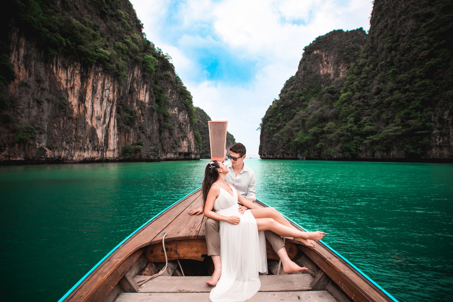 engagement photoshoot on lona tail boat at pileh lagoon phi phi island krabi