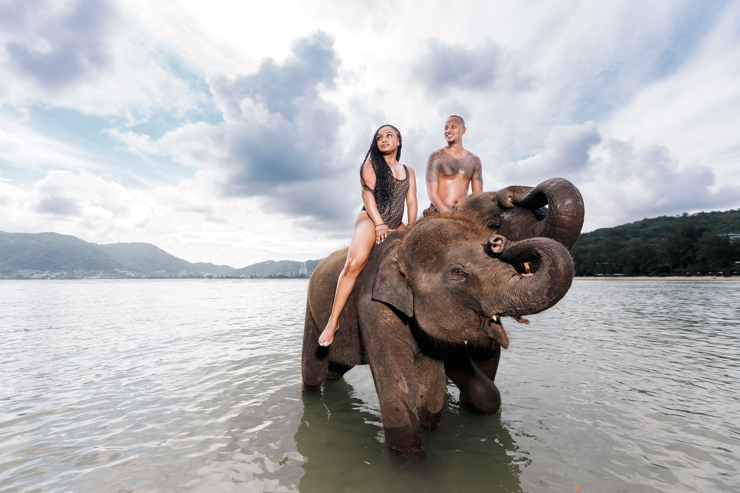 couple photoshoot with elephants
