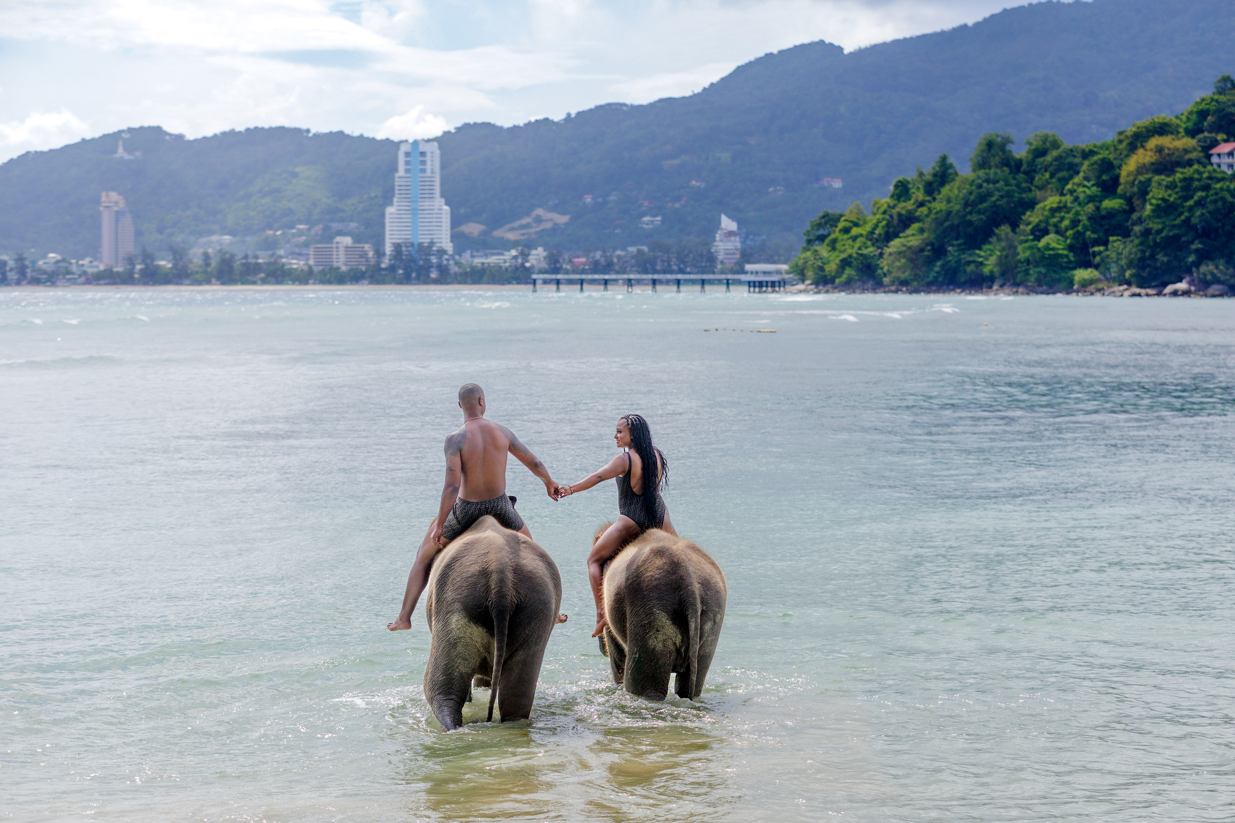 couple photoshoot with elephants