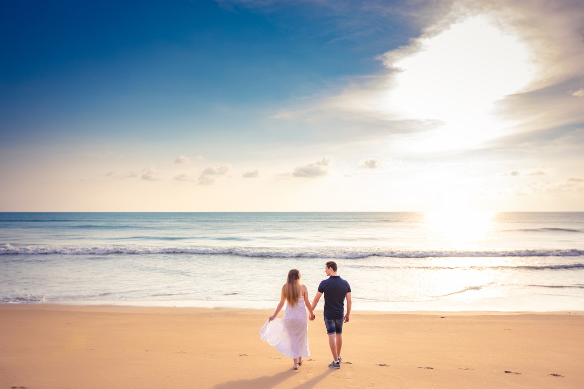 couple photography at khaolak beach phang nga