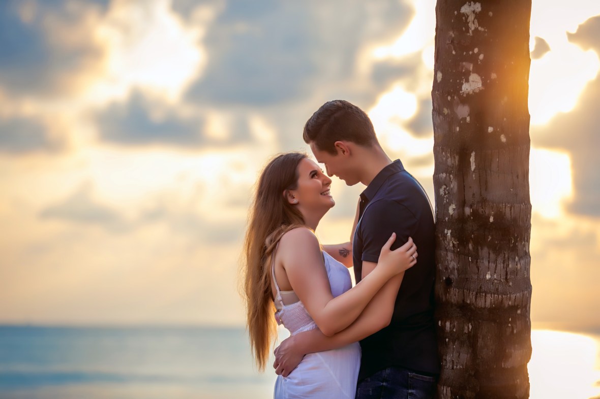 couple photography at khaolak beach phang nga