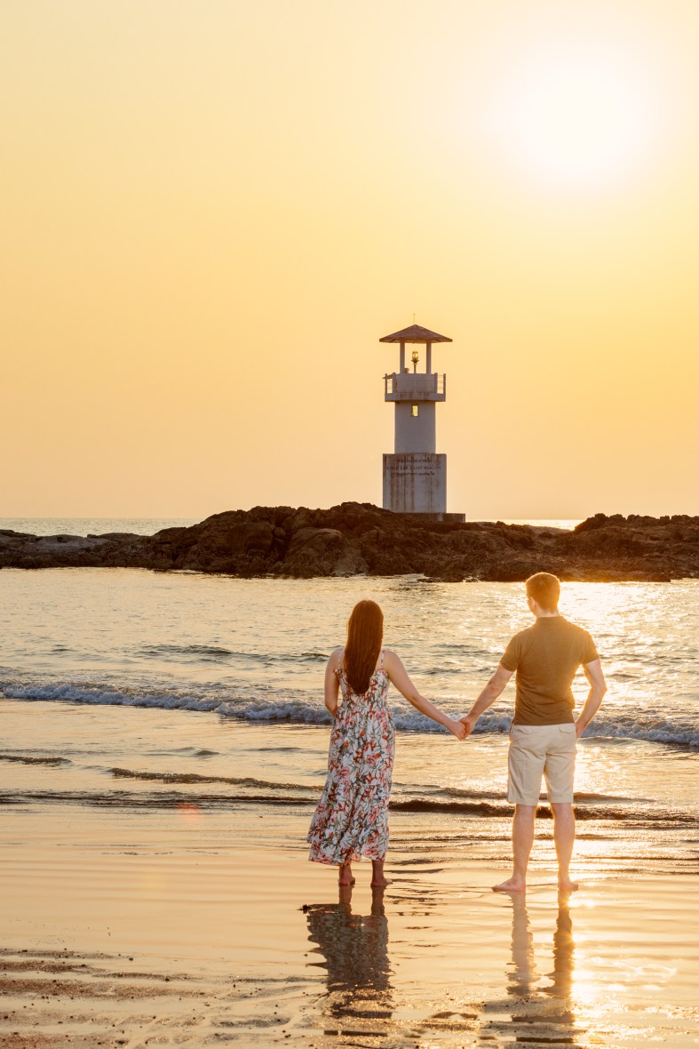 engagement photography as sunset at khaolak lighthouse phang-nga