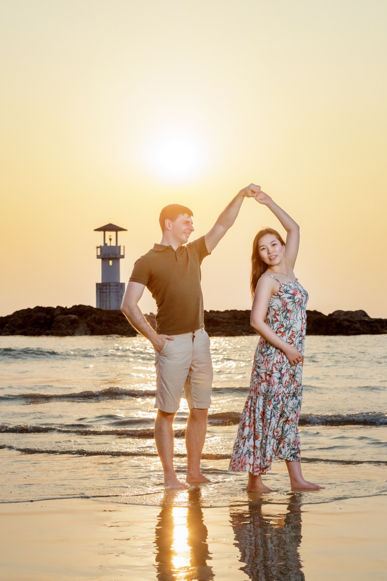 engagement photography as sunset at khaolak lighthouse phang-nga