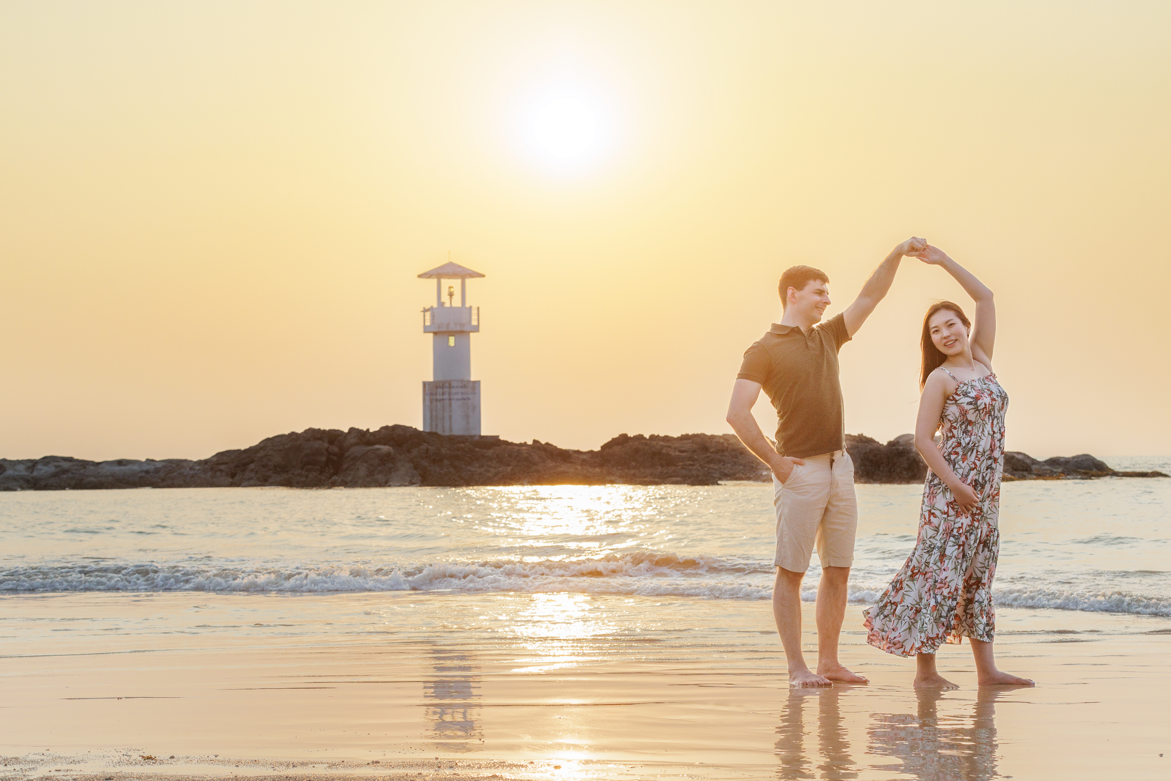 engagement photography as sunset at khaolak lighthouse phang-nga