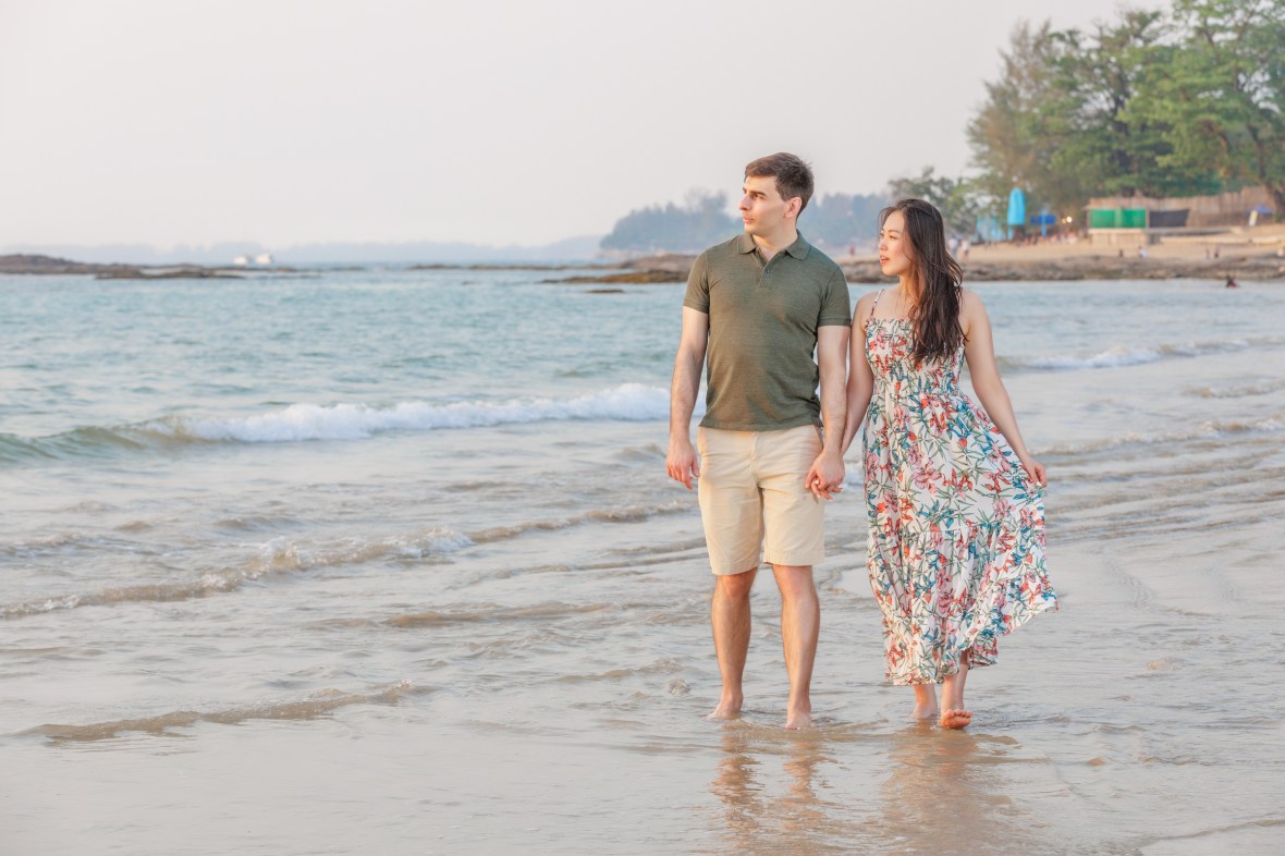 engagement photography as sunset at khaolak lighthouse phang-nga