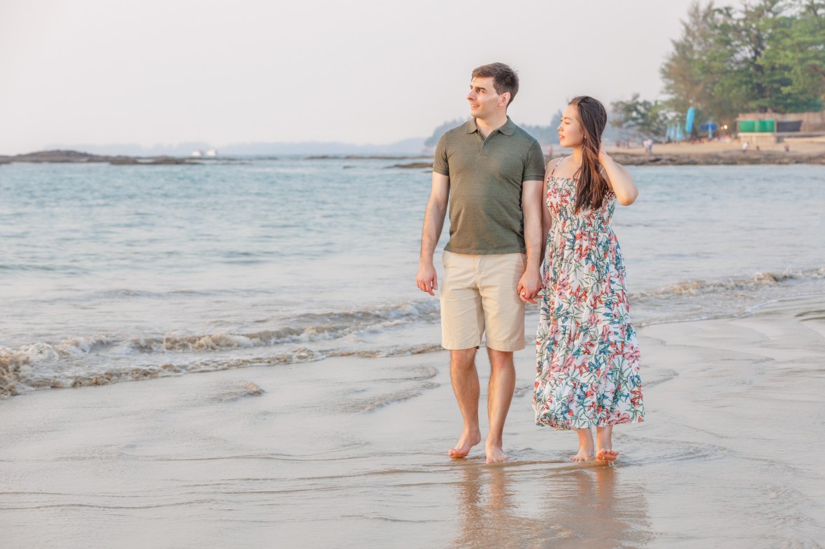 engagement photography as sunset at khaolak lighthouse phang-nga