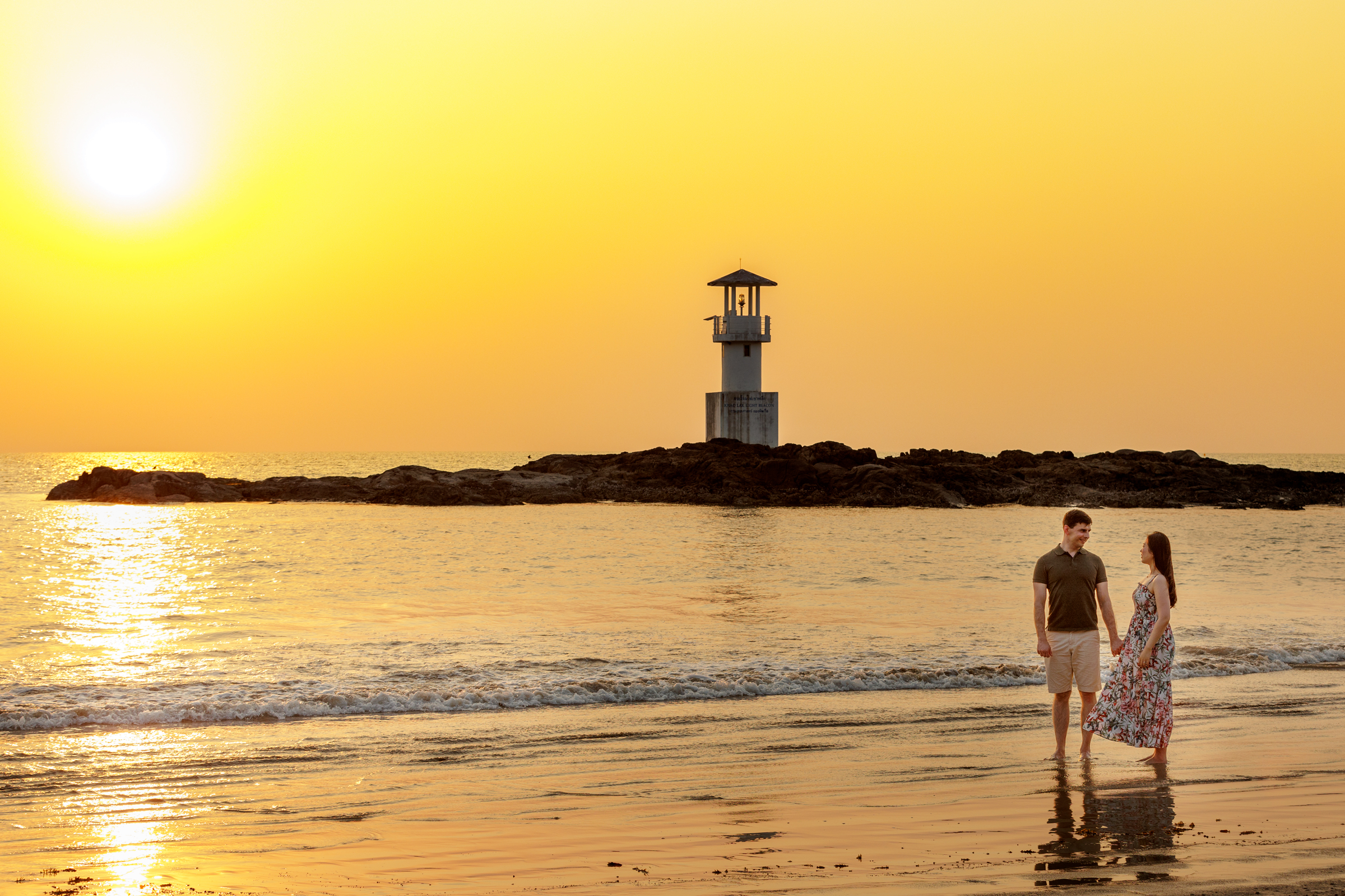 engagement photography as sunset at khaolak lighthouse phang-nga