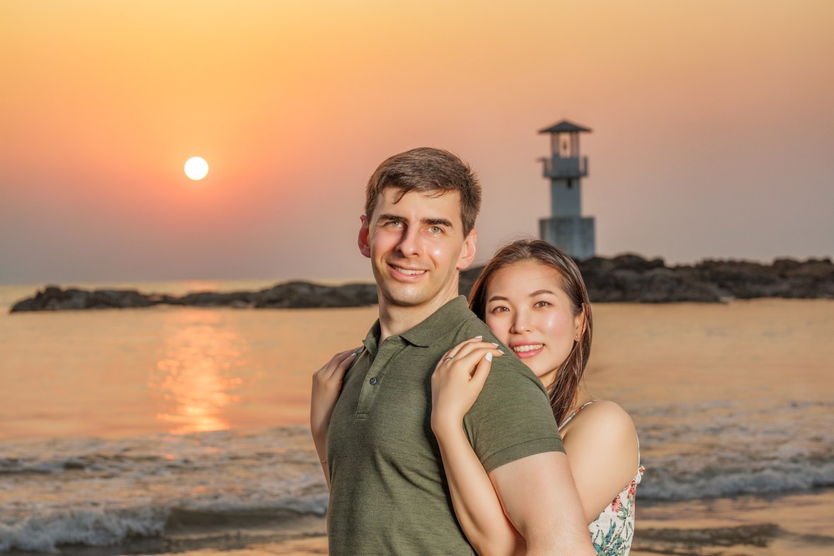engagement photography as sunset at khaolak lighthouse phang-nga