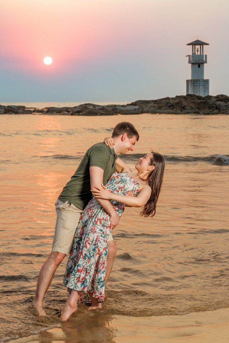 engagement photography as sunset at khaolak lighthouse phang-nga