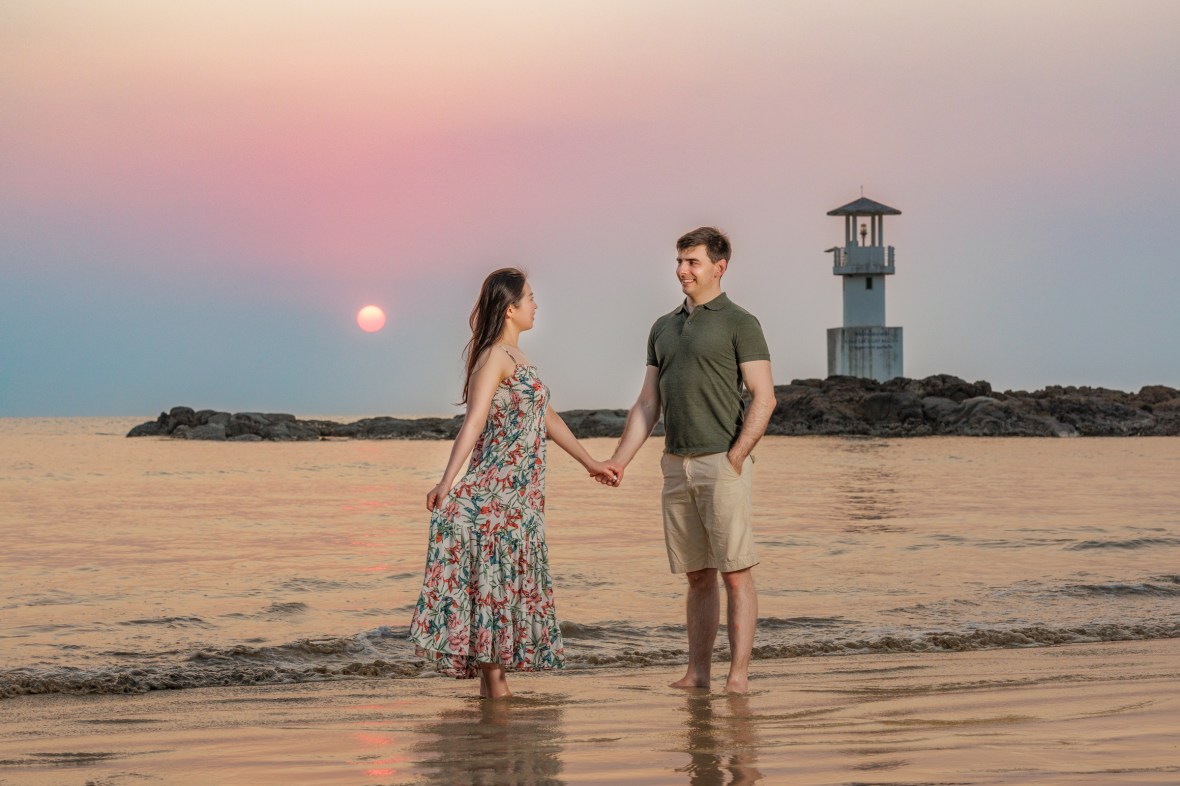 engagement photography as sunset at khaolak lighthouse phang-nga