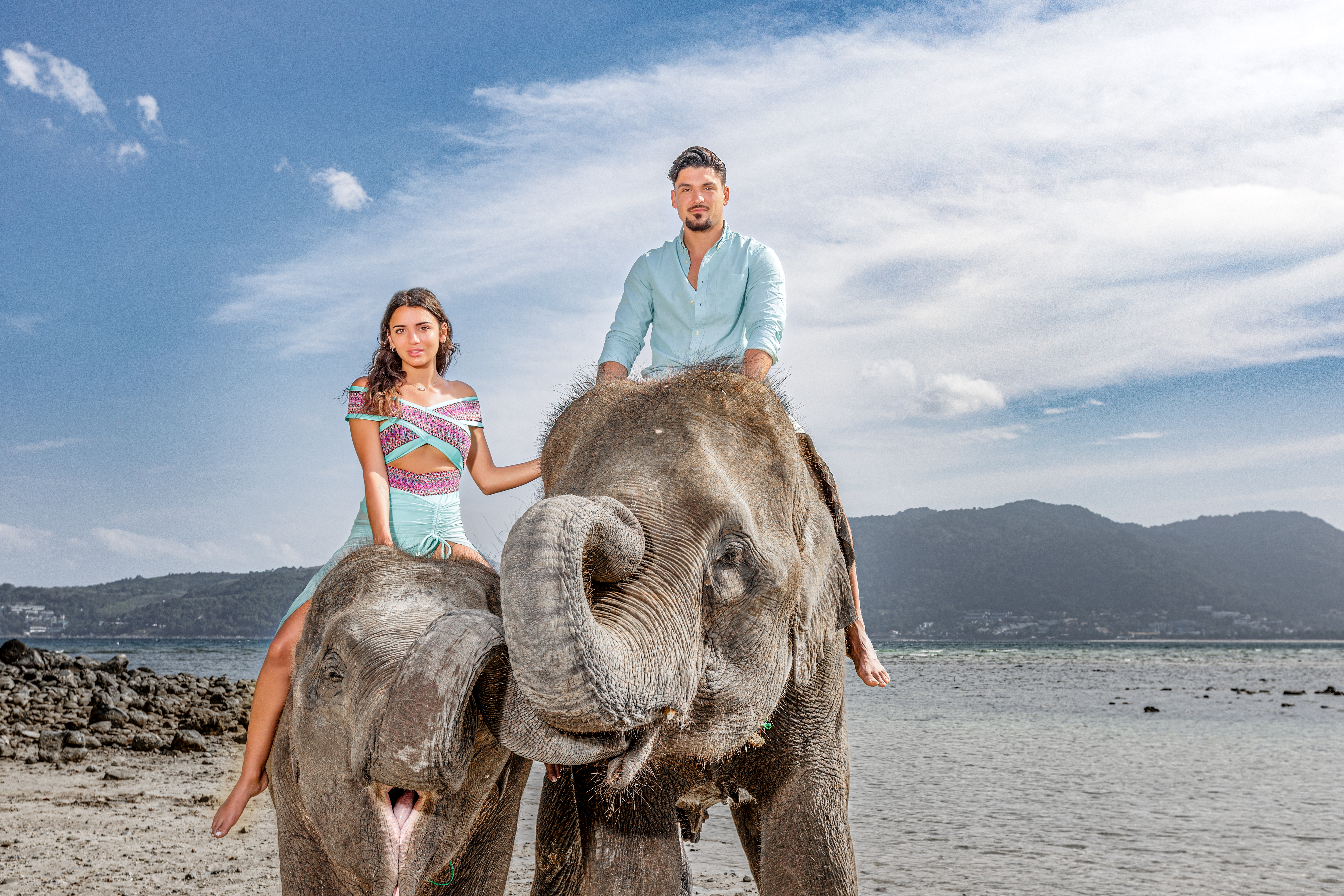 couple photoshoot with elephants at lucky beach phuket