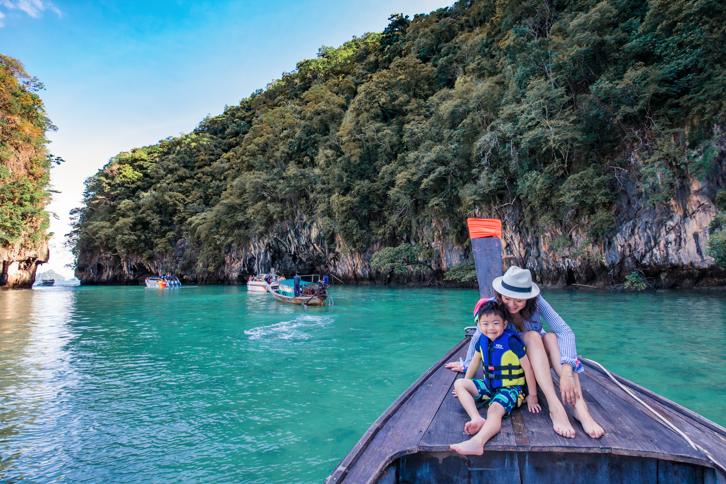 family photoshoot at Koh Hong Krabi Thailand