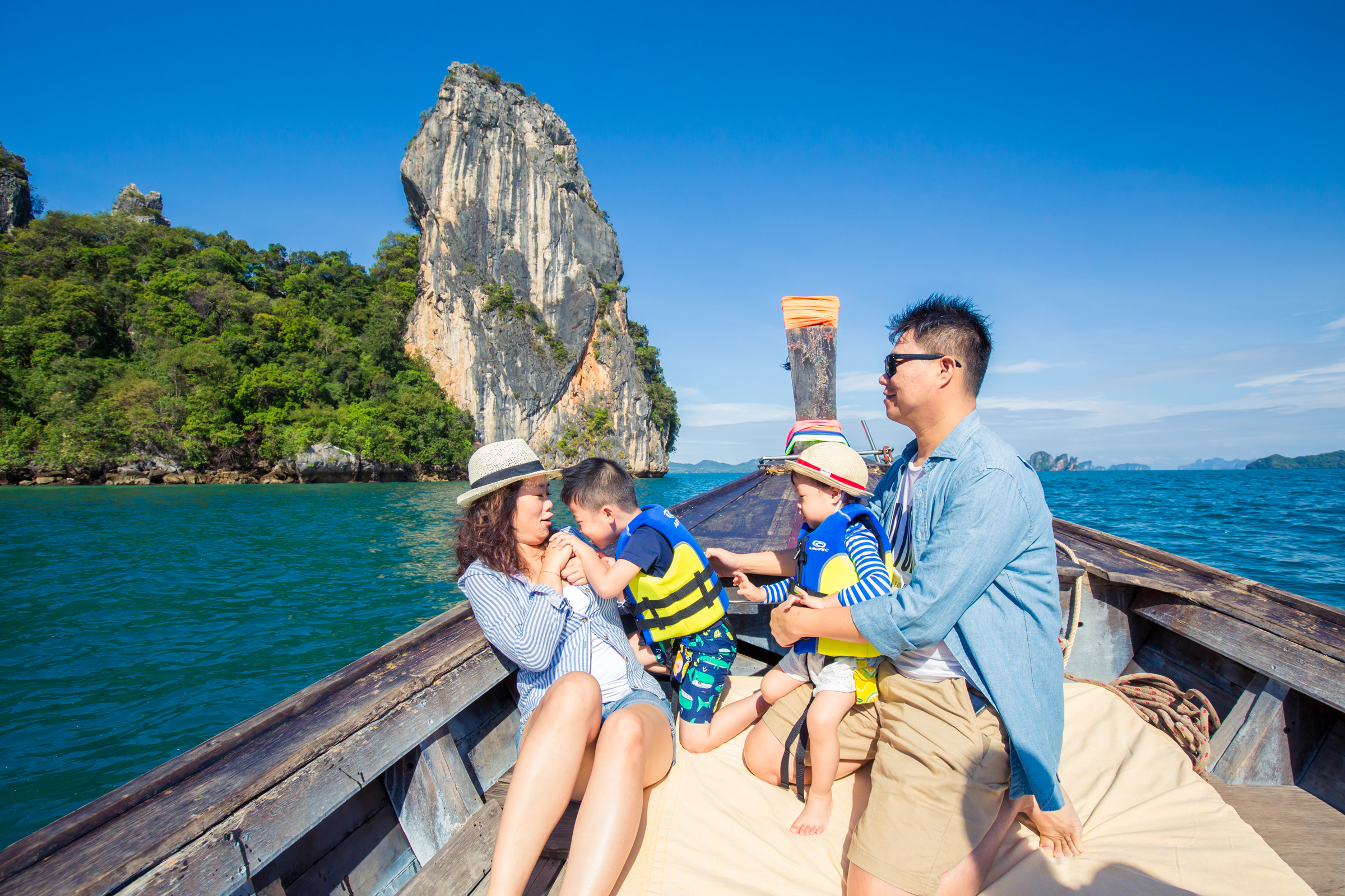 family photoshoot at Koh Hong Krabi Thailand