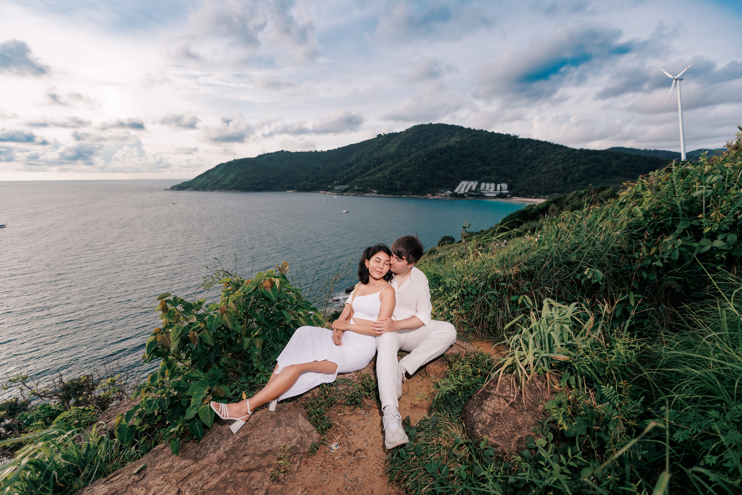 couple photoshoot at windmill viewpoint phuket