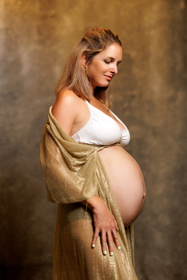 maternity photoshoot at pullman naithon beach phuket