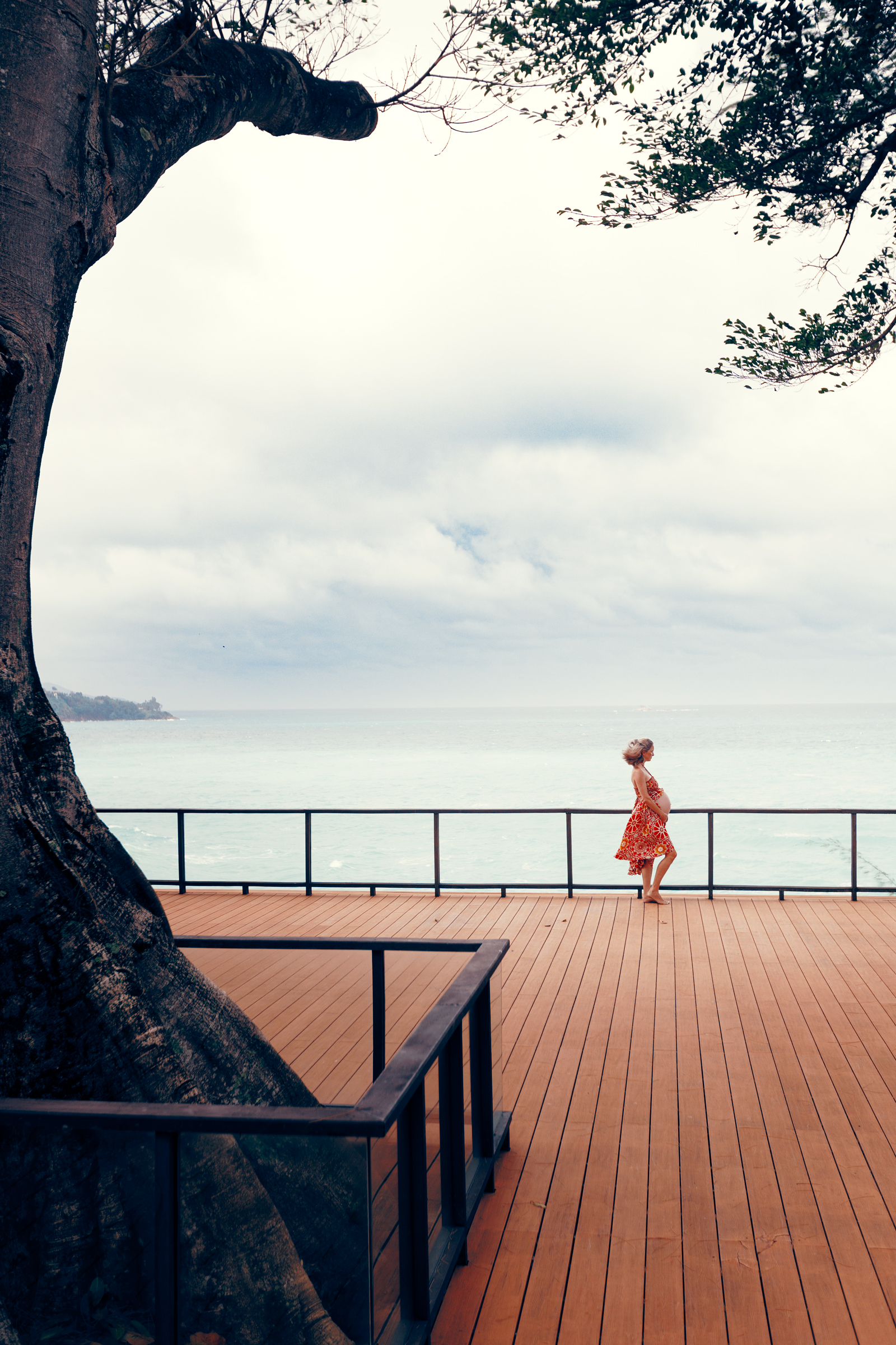 maternity photoshoot at pullman naithon beach phuket