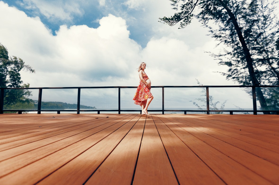 maternity photoshoot at pullman naithon beach phuket