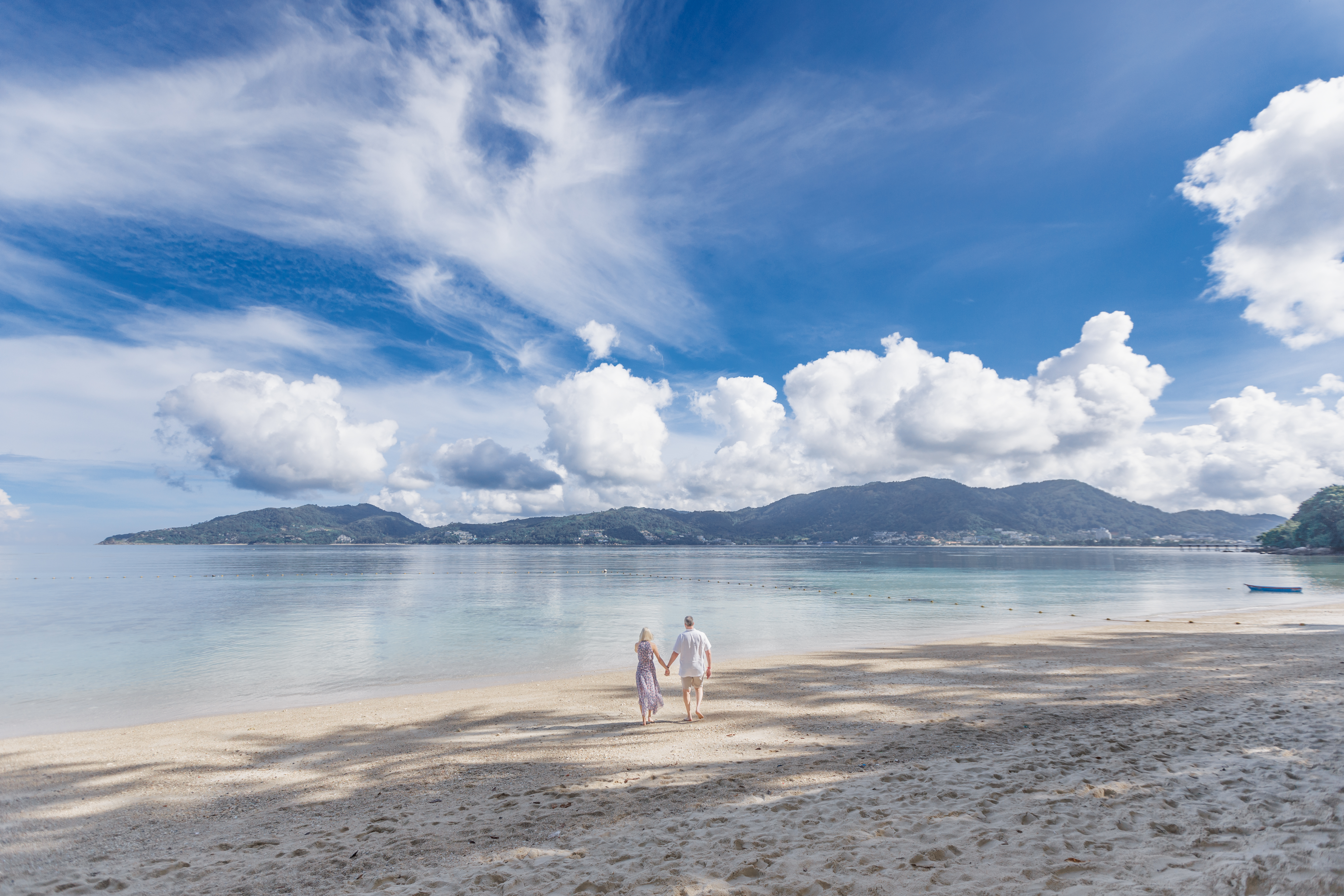 Honeymoon couple photoshoot at Tri Trang Beach Phuket