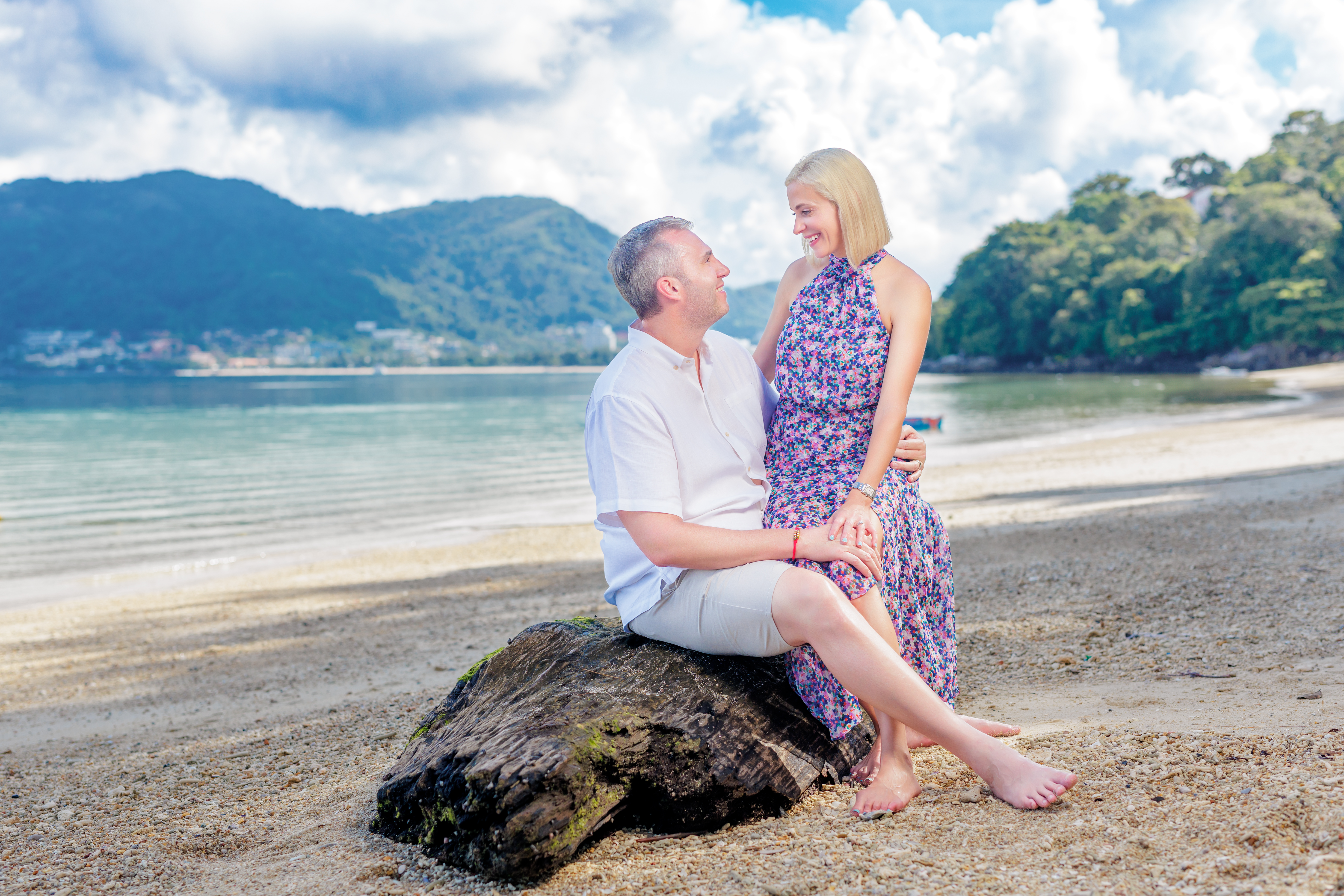 Honeymoon couple photoshoot at Tri Trang Beach Phuket