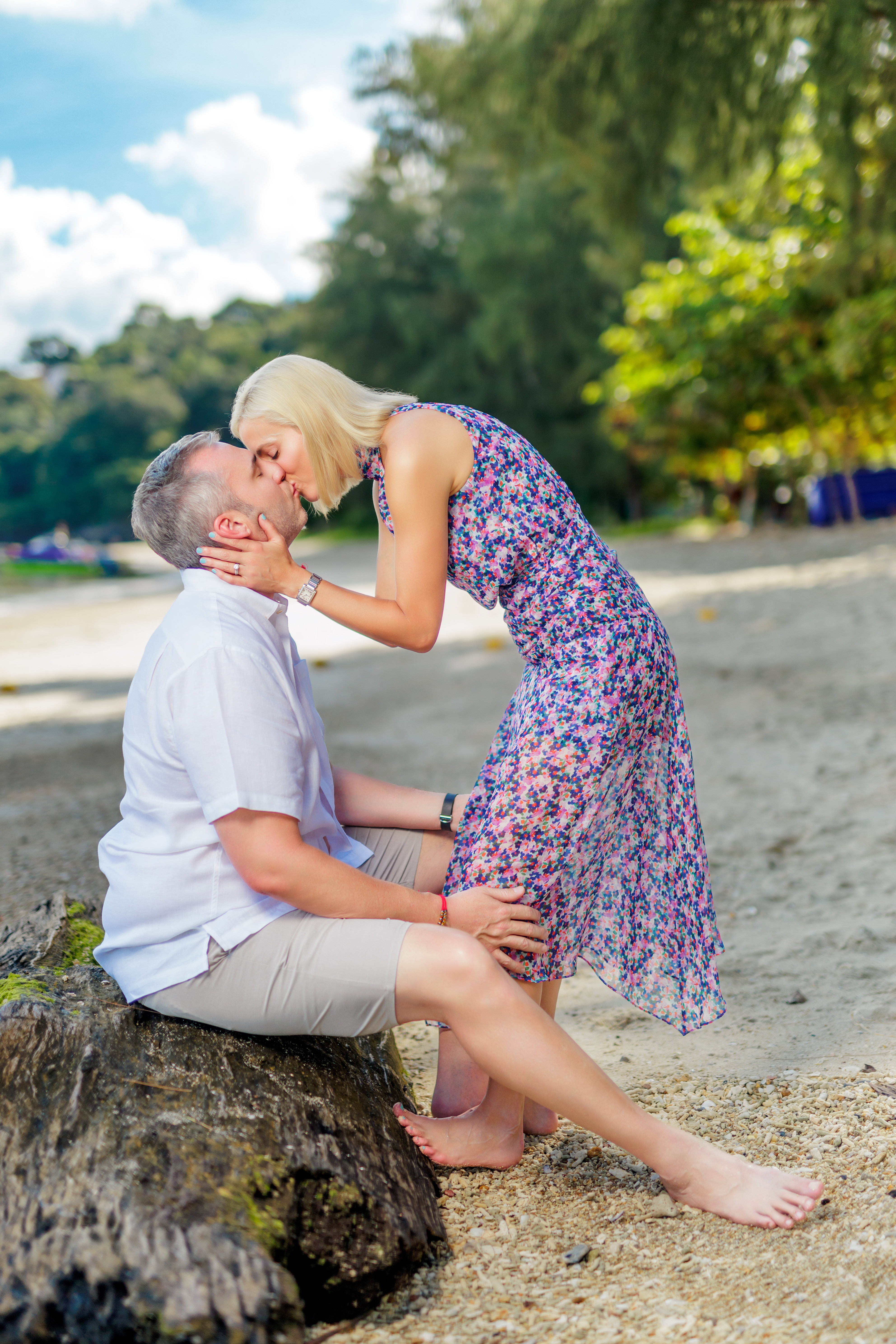Honeymoon couple photoshoot at Tri Trang Beach Phuket