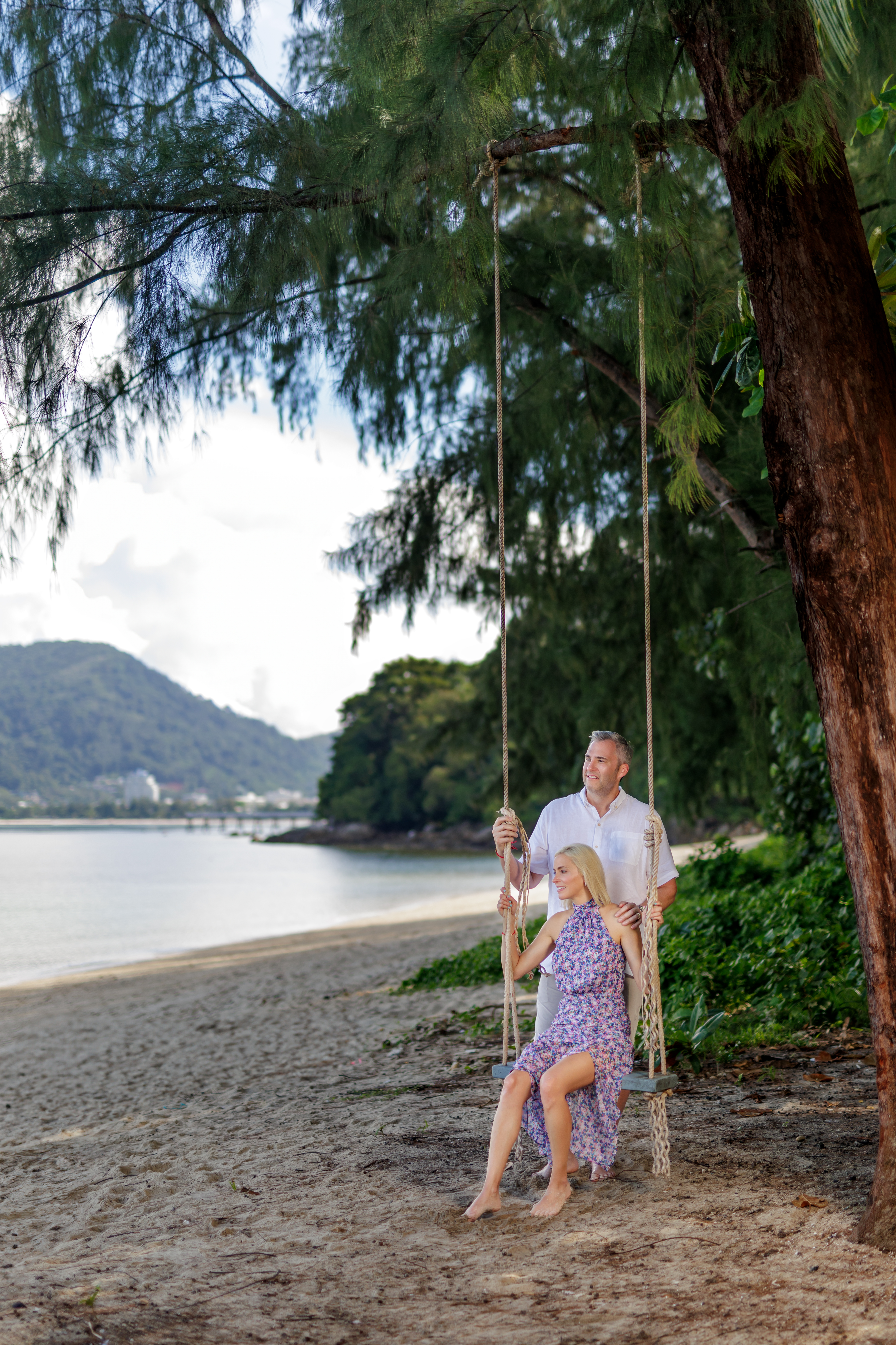 Honeymoon couple photoshoot at Tri Trang Beach Phuket