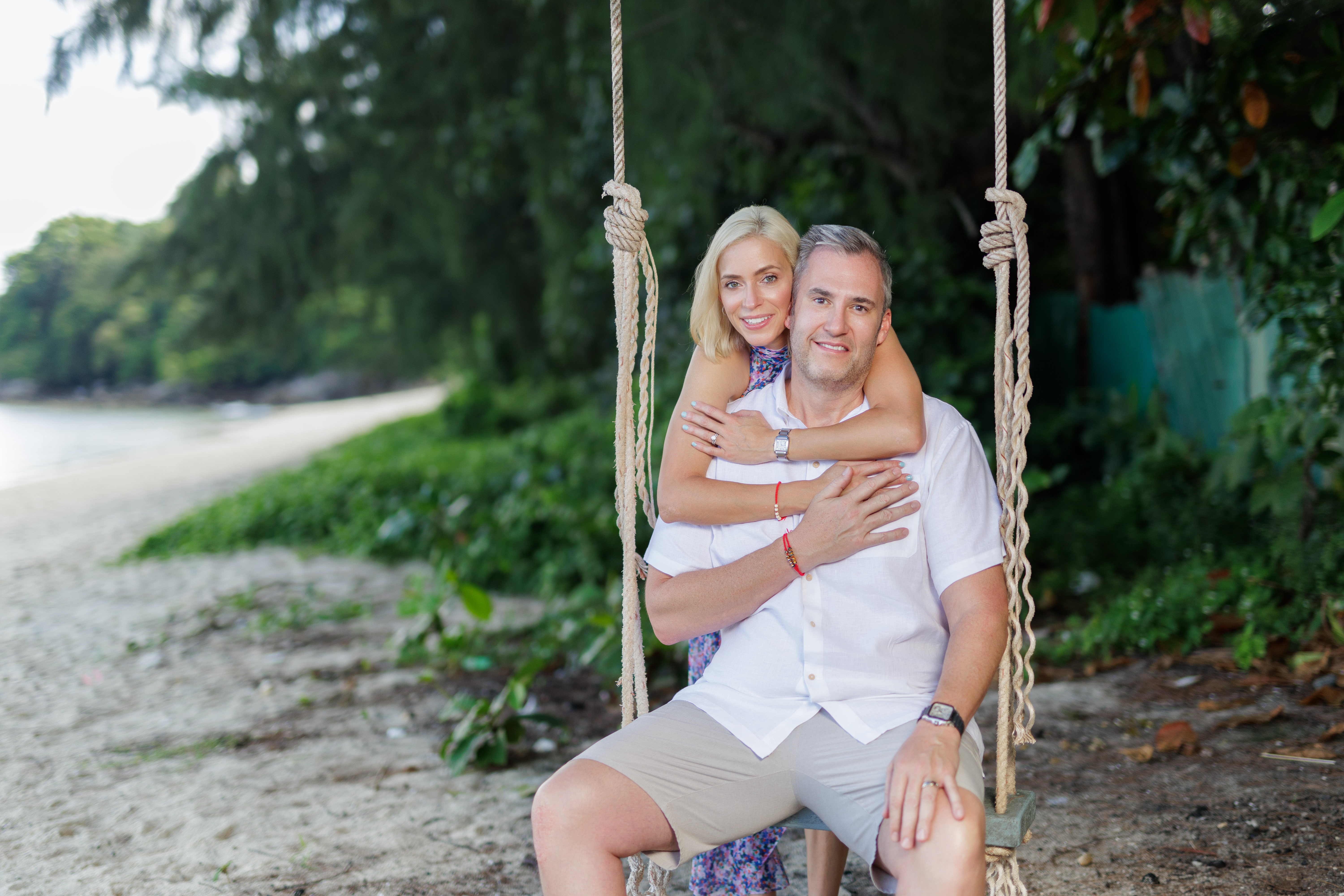 Honeymoon couple photoshoot at Tri Trang Beach Phuket