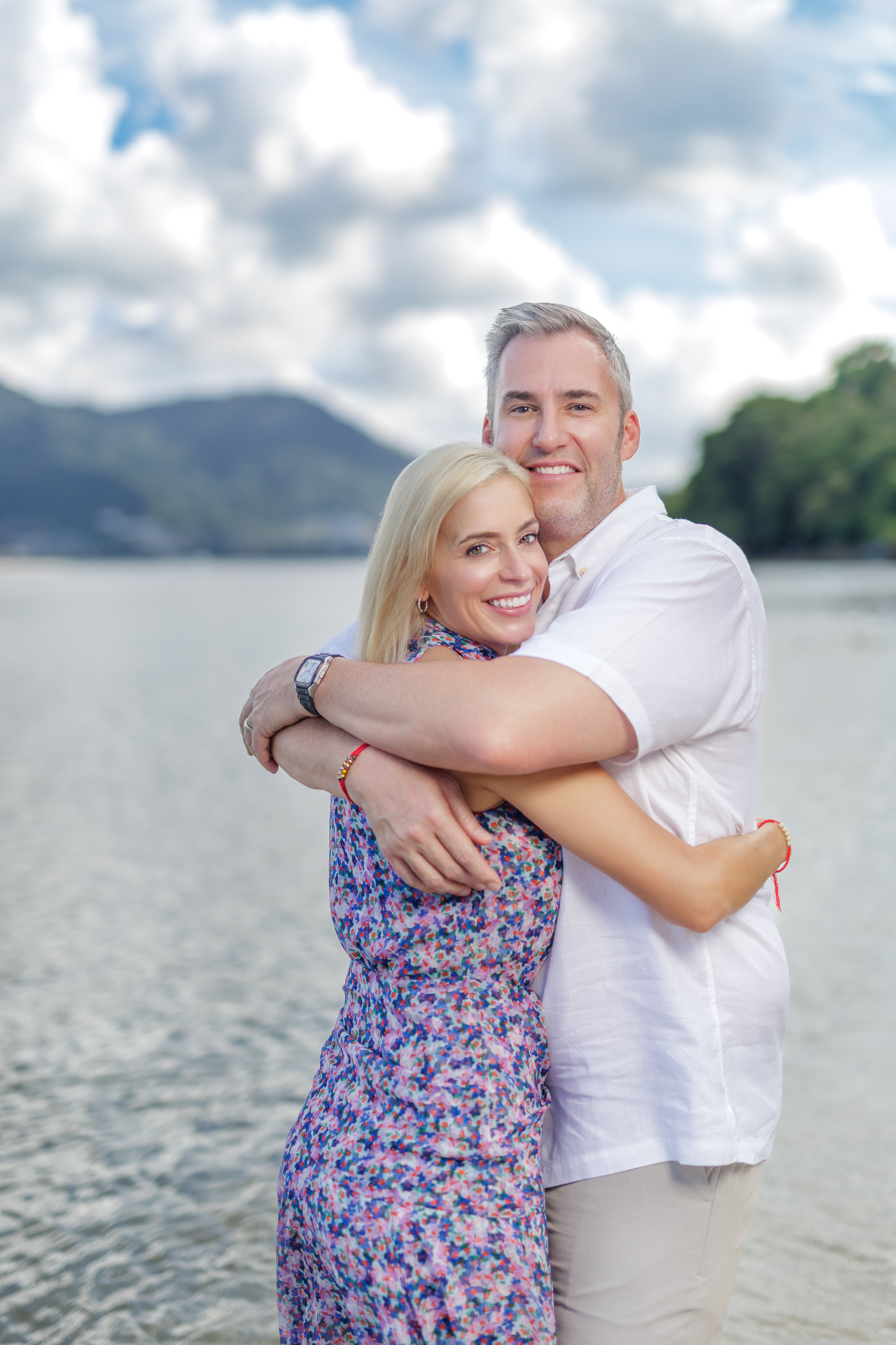 Honeymoon couple photoshoot at Tri Trang Beach Phuket