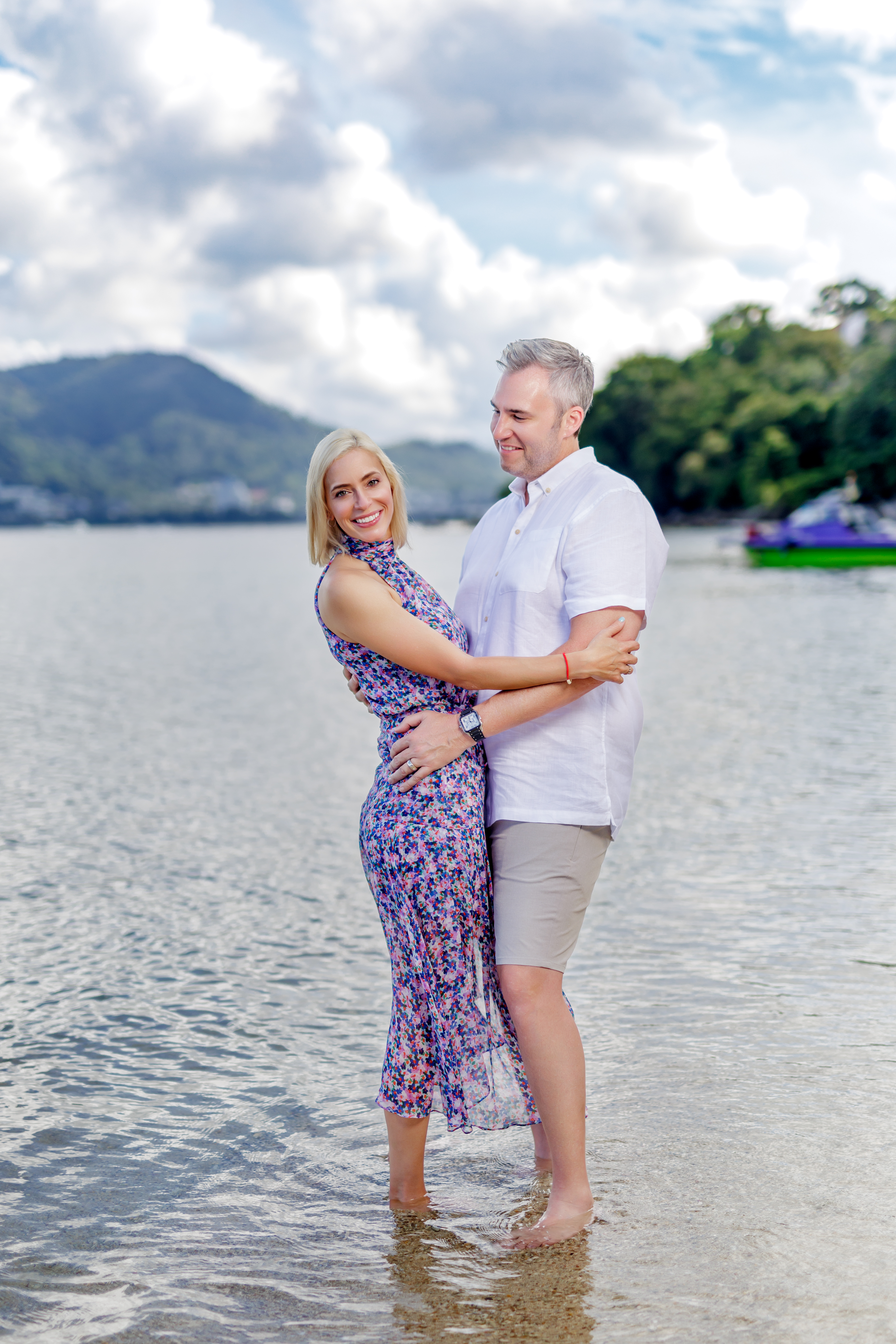 Honeymoon couple photoshoot at Tri Trang Beach Phuket