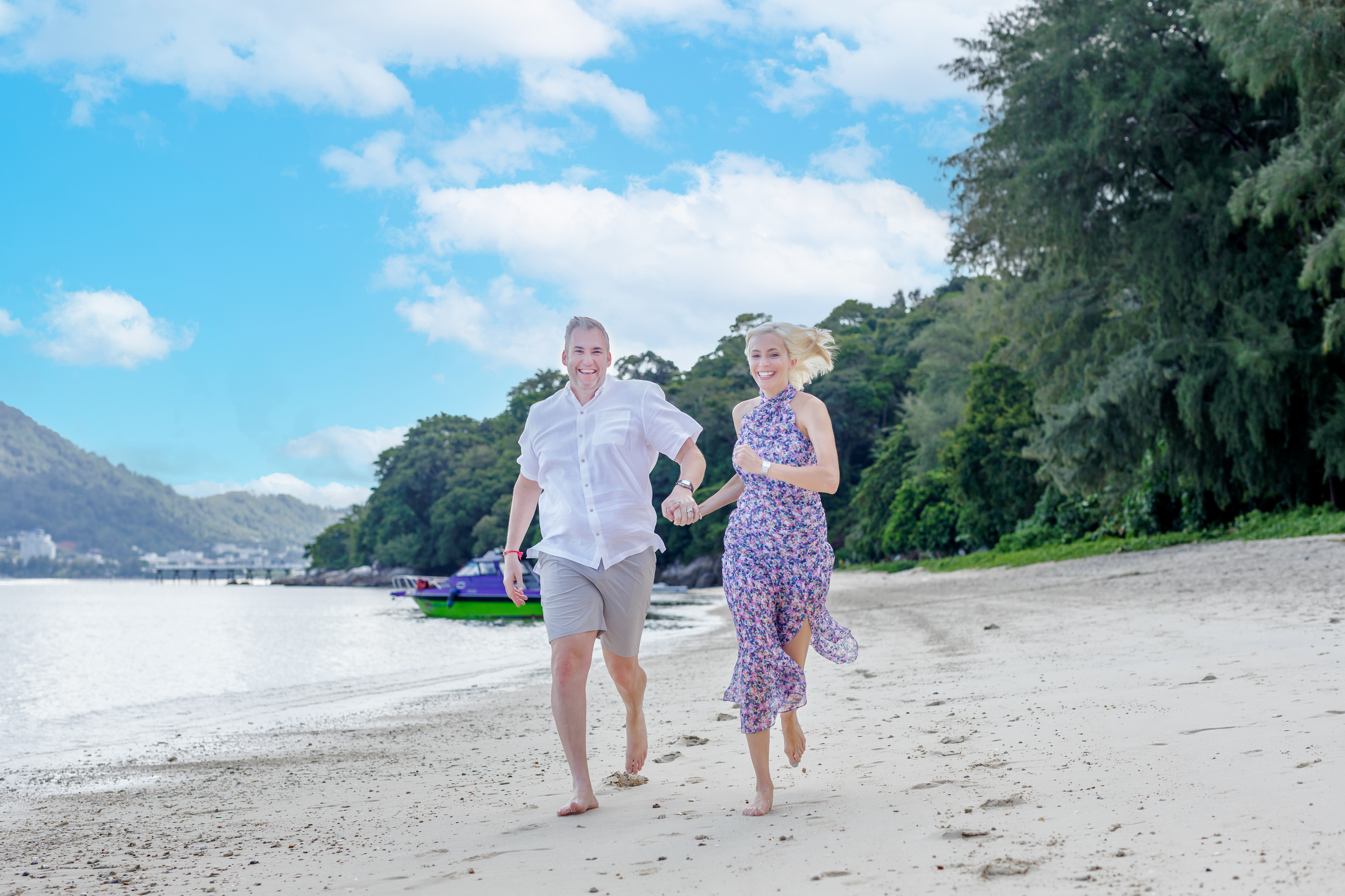 Honeymoon couple photoshoot at Tri Trang Beach Phuket