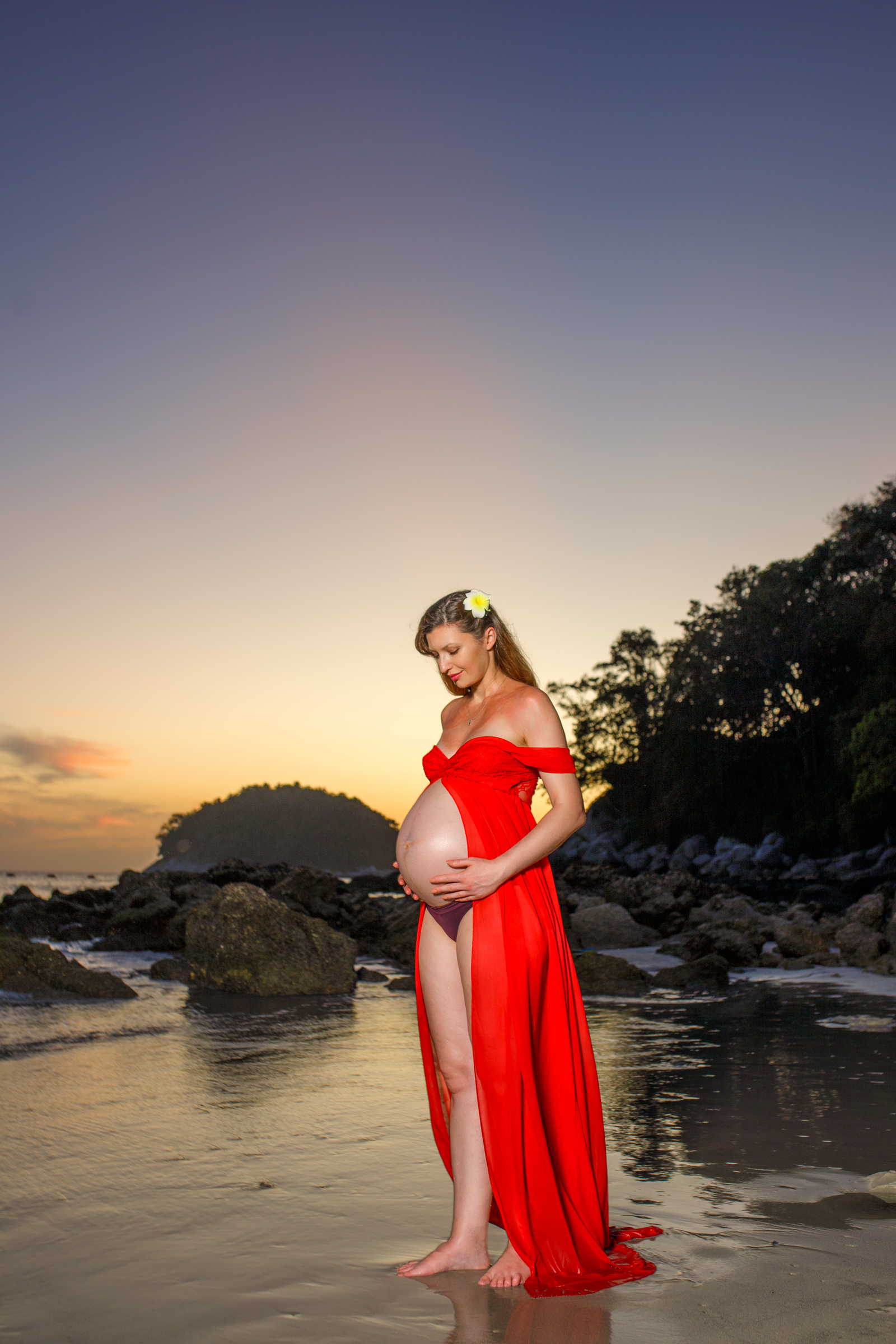 Maternity photoshoot at kata beach phuket