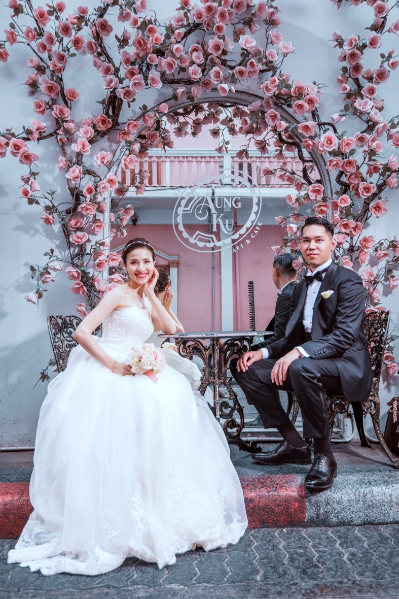 pre wedding photoshoot at phuket old town