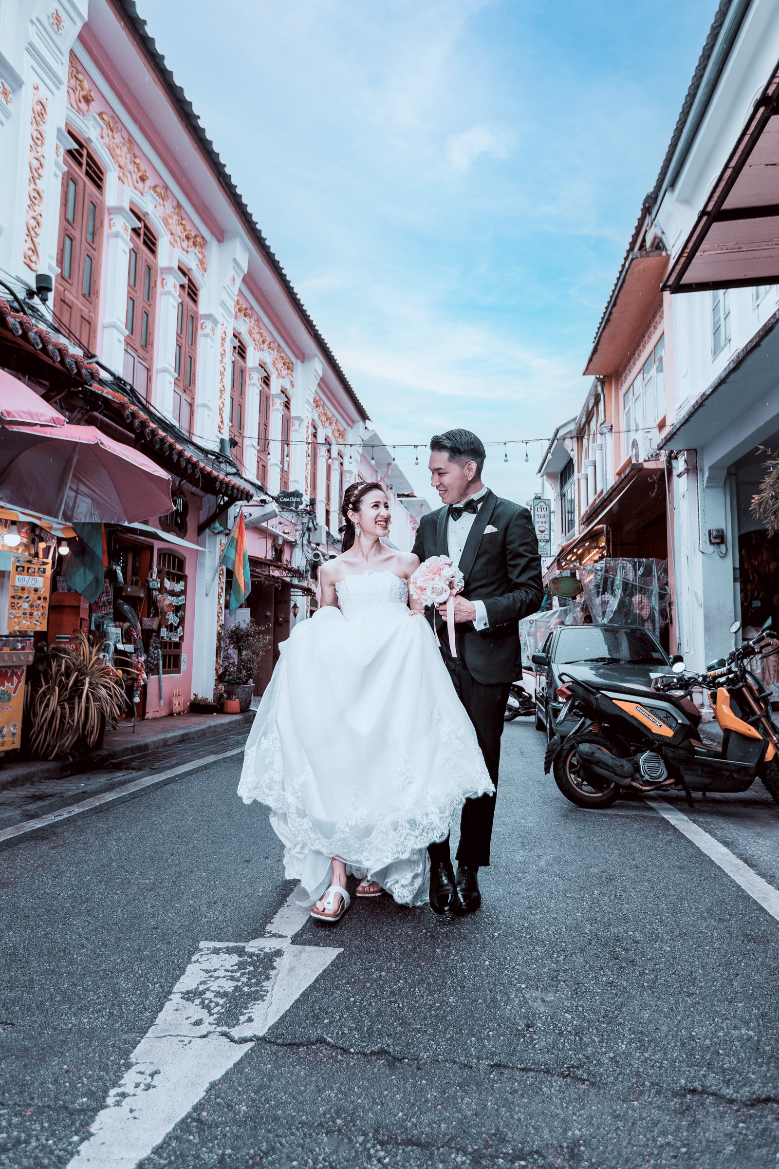 pre wedding photoshoot at phuket old town