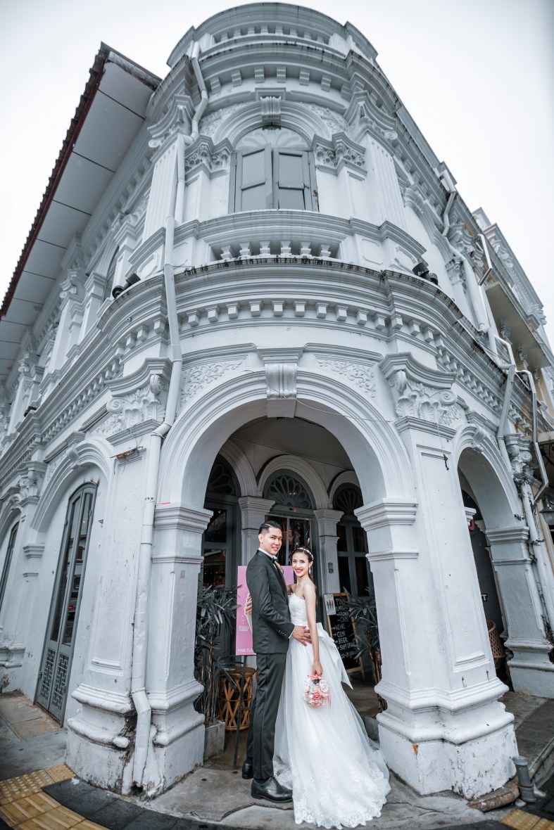 pre wedding photoshoot at phuket old town
