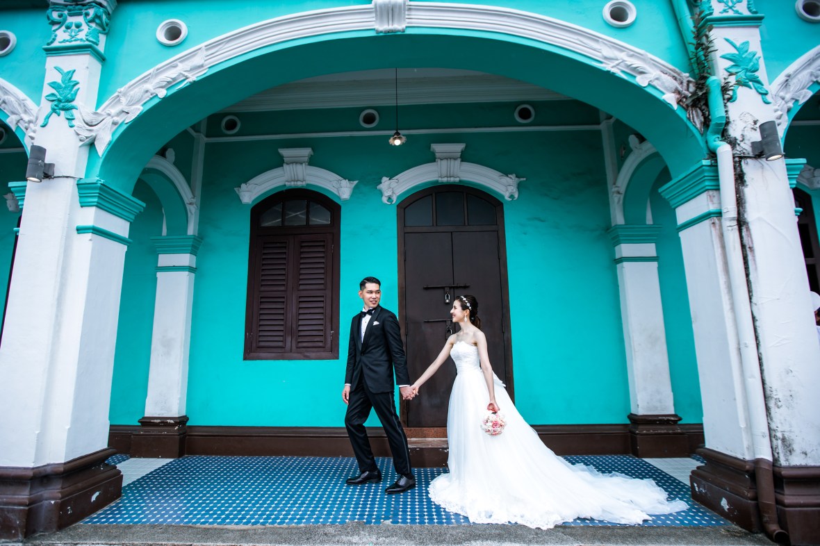 pre wedding photoshoot at phuket old town