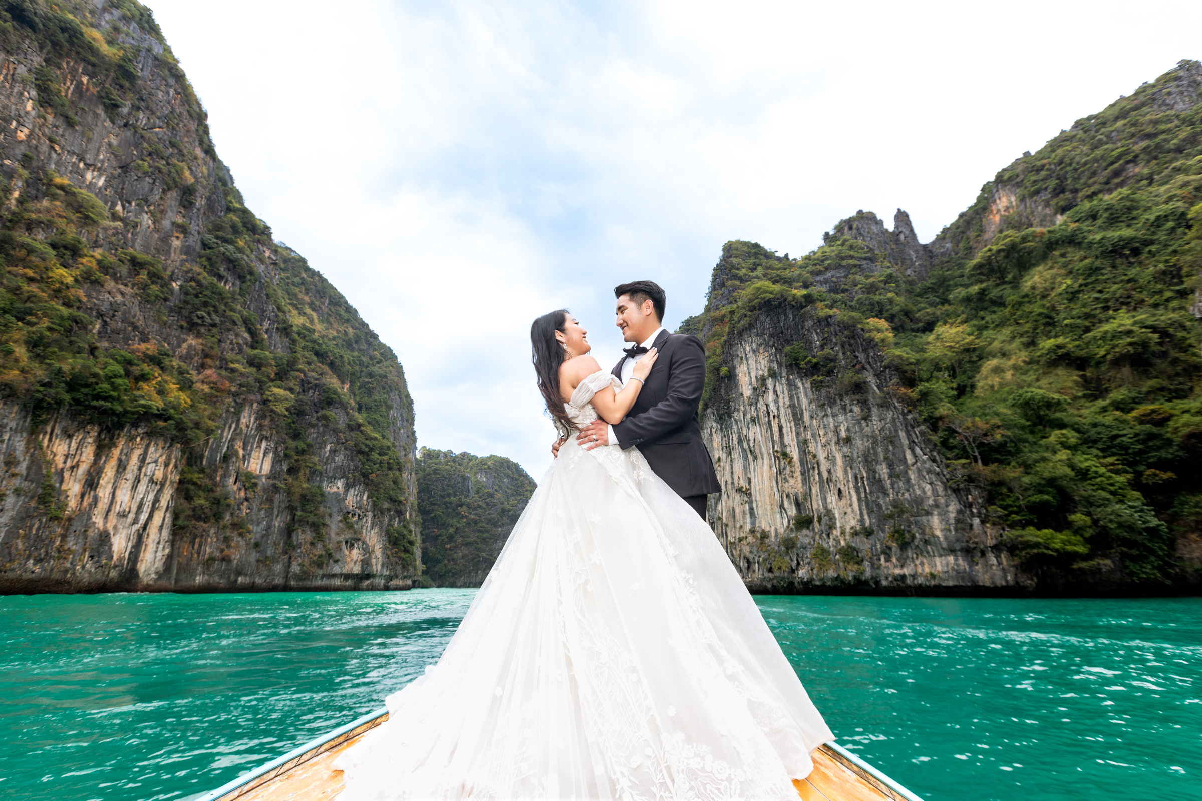 pre wedding photoshoot at pileh lagoon phi phi island krabi
