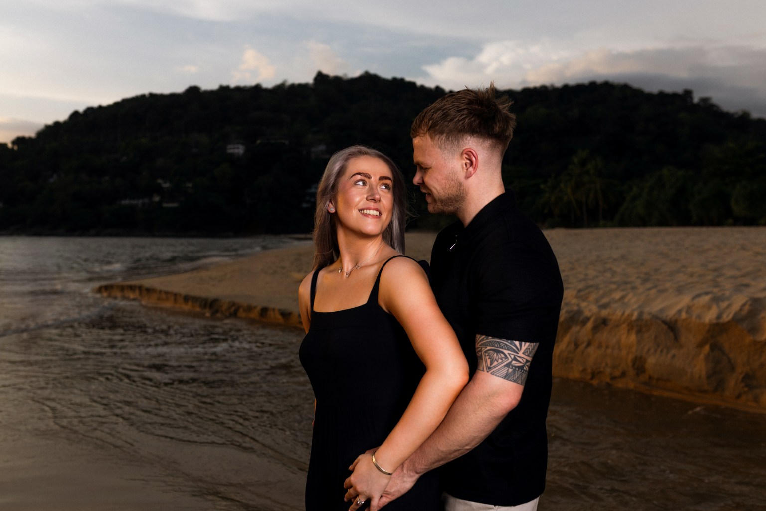 engagement photoshoot sa sunset at karon beach phuket