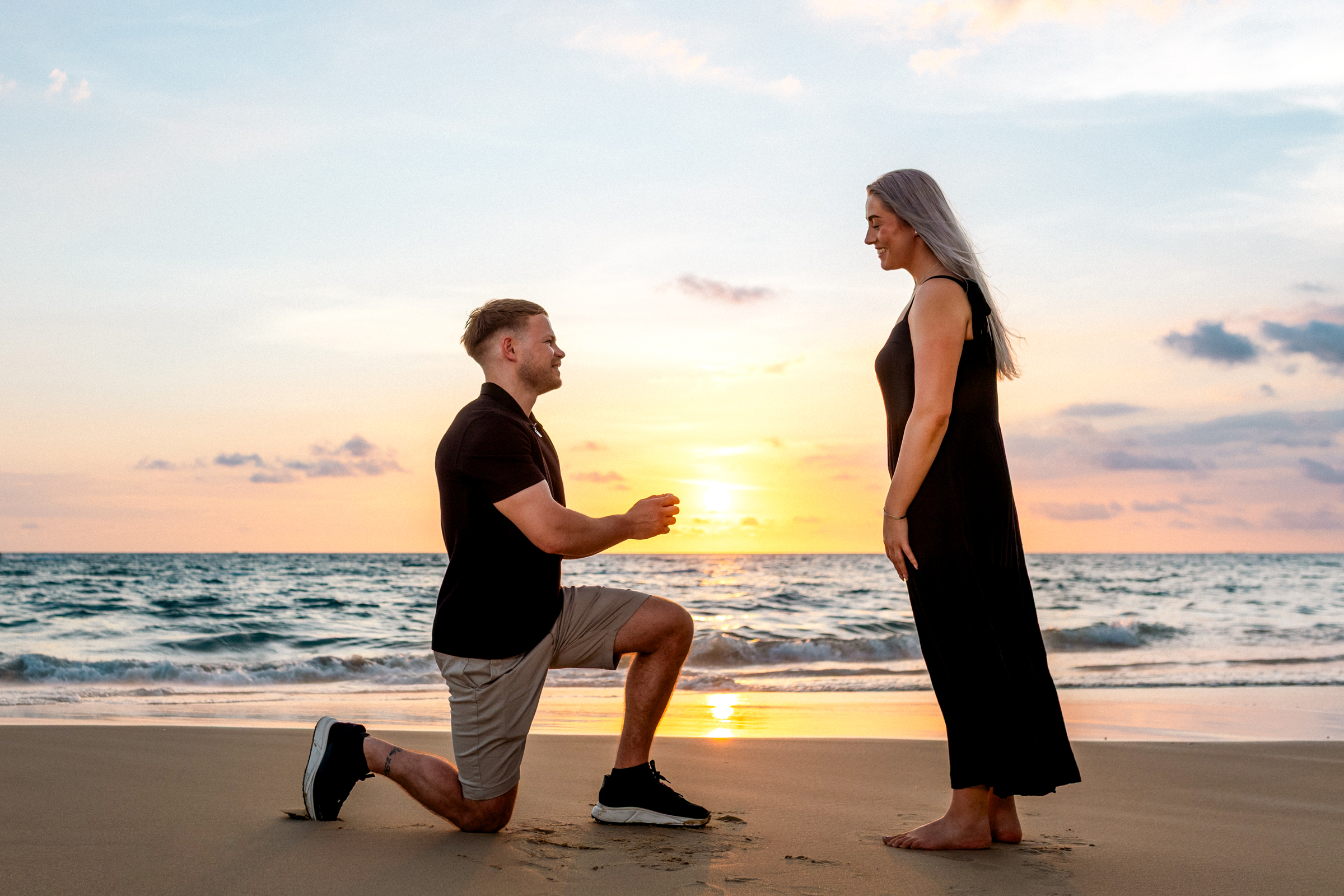 engagement photoshoot sa sunset at karon beach phuket