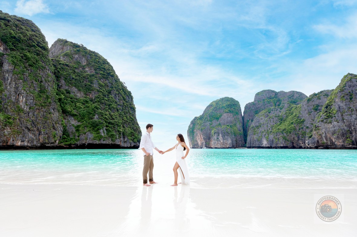 engagement-photography-maya bay - phi phi-island-krabi-destination photographer