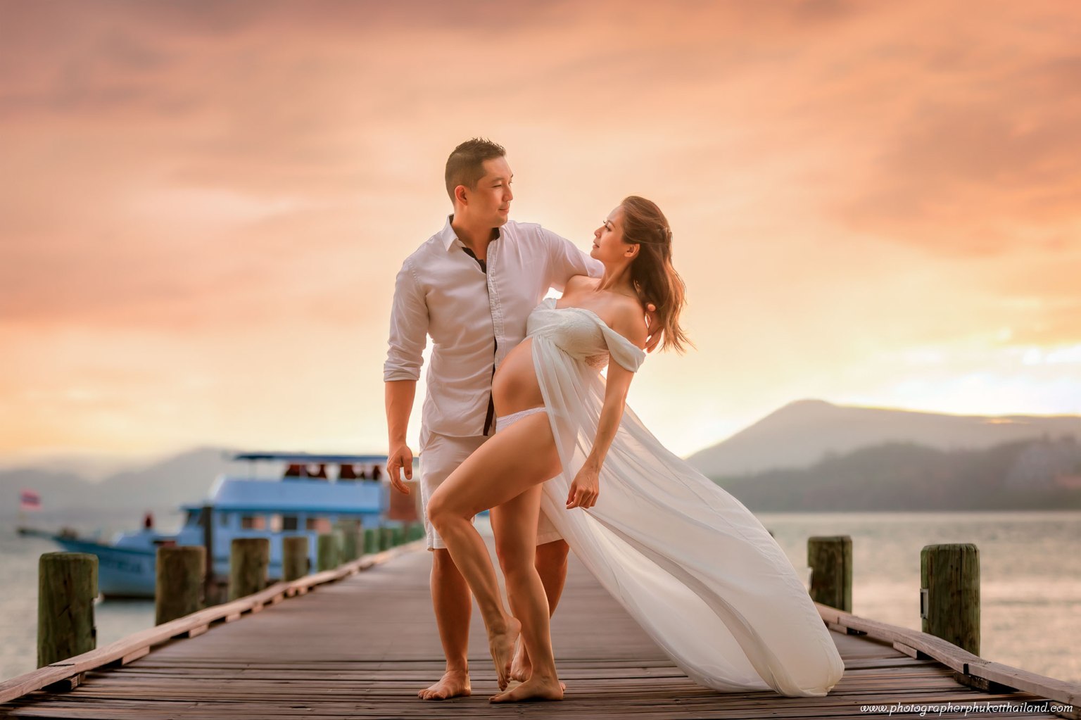 phuket-maternity- photography-sunset-wooden bridge-naka-island-phuket photographer