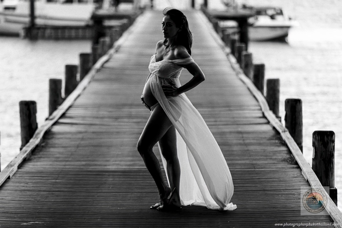 phuket-maternity-black and white photography-wooden bridge-naka-island-phuket photographer